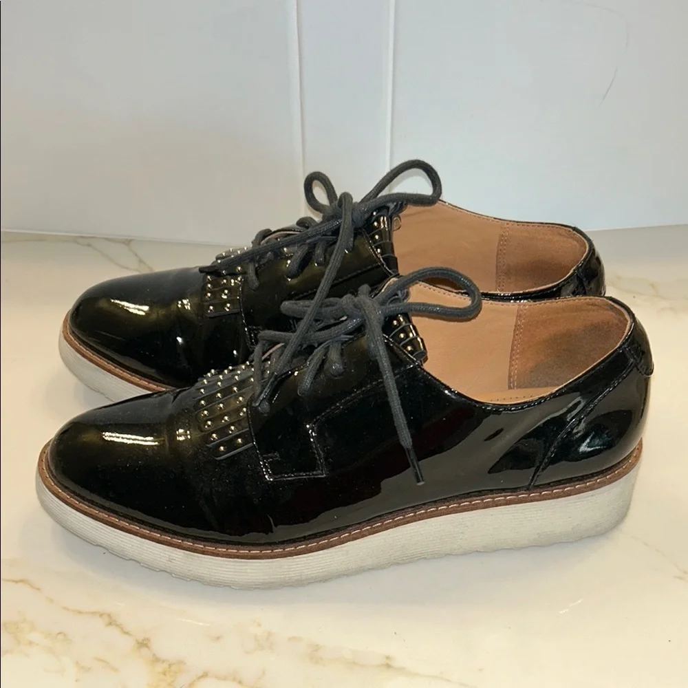 Black Patent Leather Men’s Lace-Up Oxford with Stud Detail